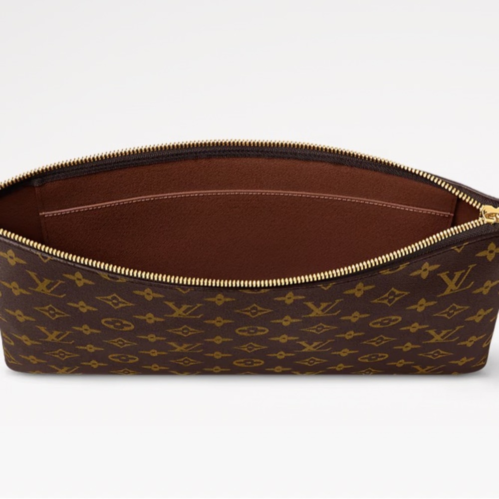 Absolutely stunning brand new, authentic Large  Louis Vuitton  hot pouch…